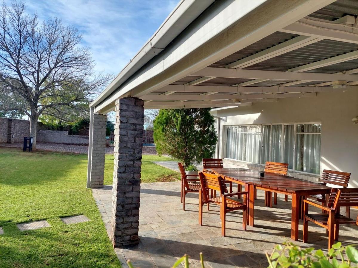 Aloes Guest House 62 On Meintjies Middelburg  Buitenkant foto
