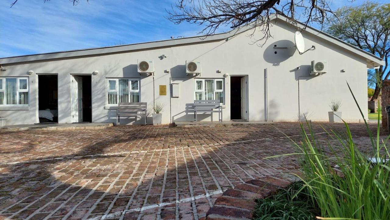 Aloes Guest House 62 On Meintjies Middelburg  Buitenkant foto
