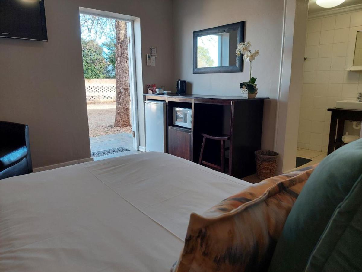 Aloes Guest House 62 On Meintjies Middelburg  Buitenkant foto
