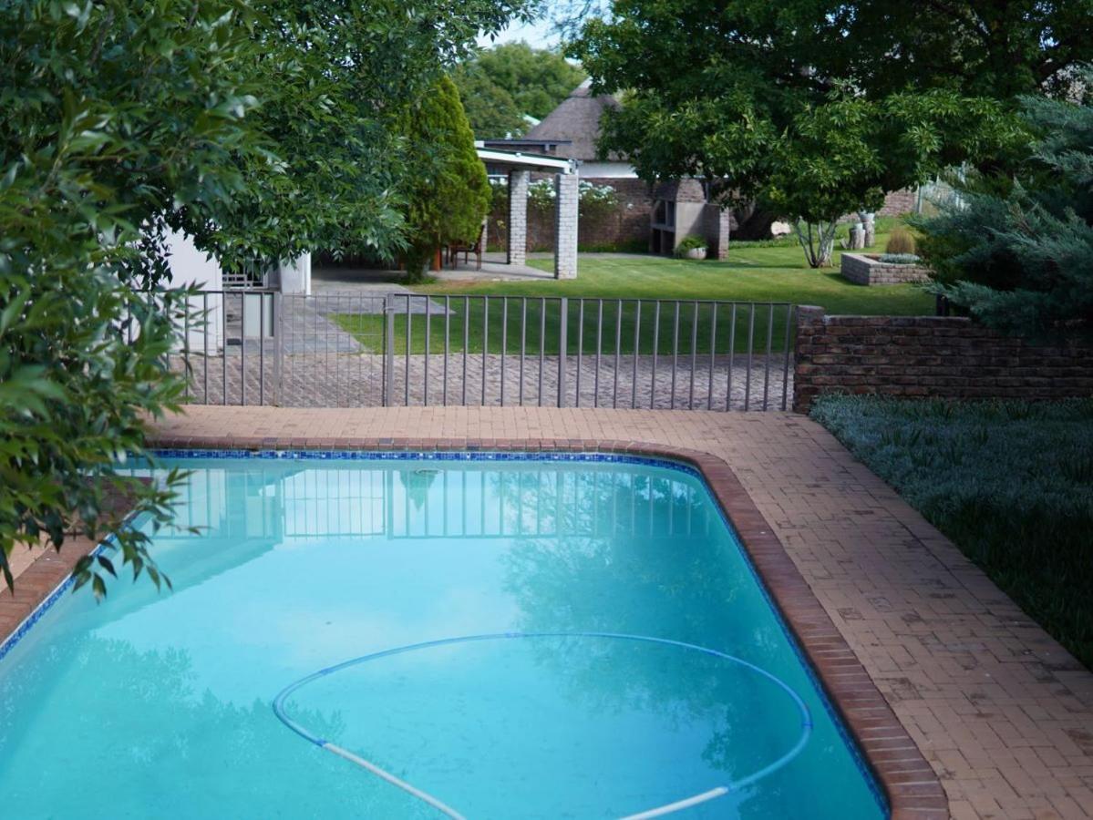 Aloes Guest House 62 On Meintjies Middelburg  Buitenkant foto