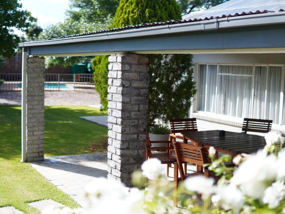 Aloes Guest House 62 On Meintjies Middelburg  Buitenkant foto